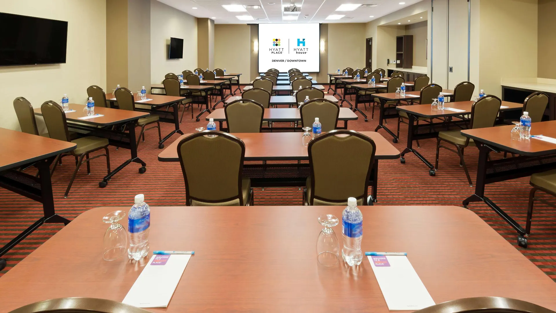 Hyatt House Denver/Downtown 3*, Denver
